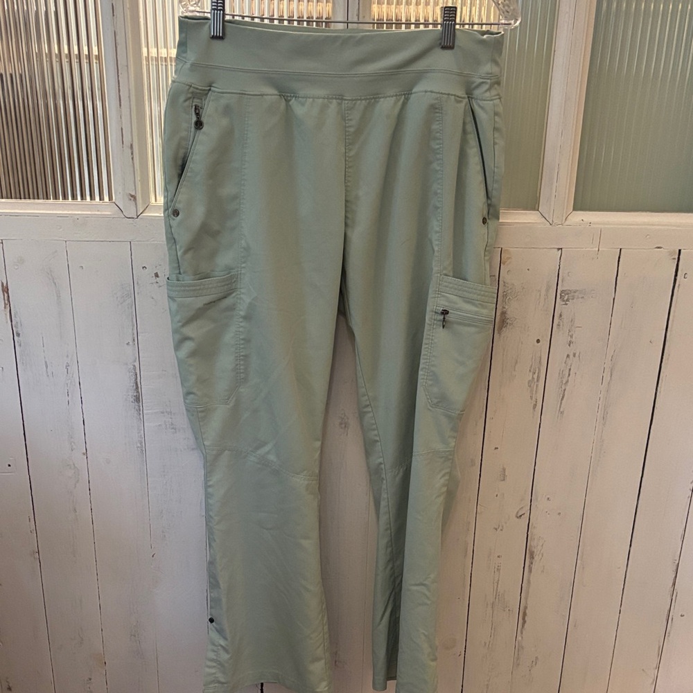 Healing Hands Mint Green Apparel